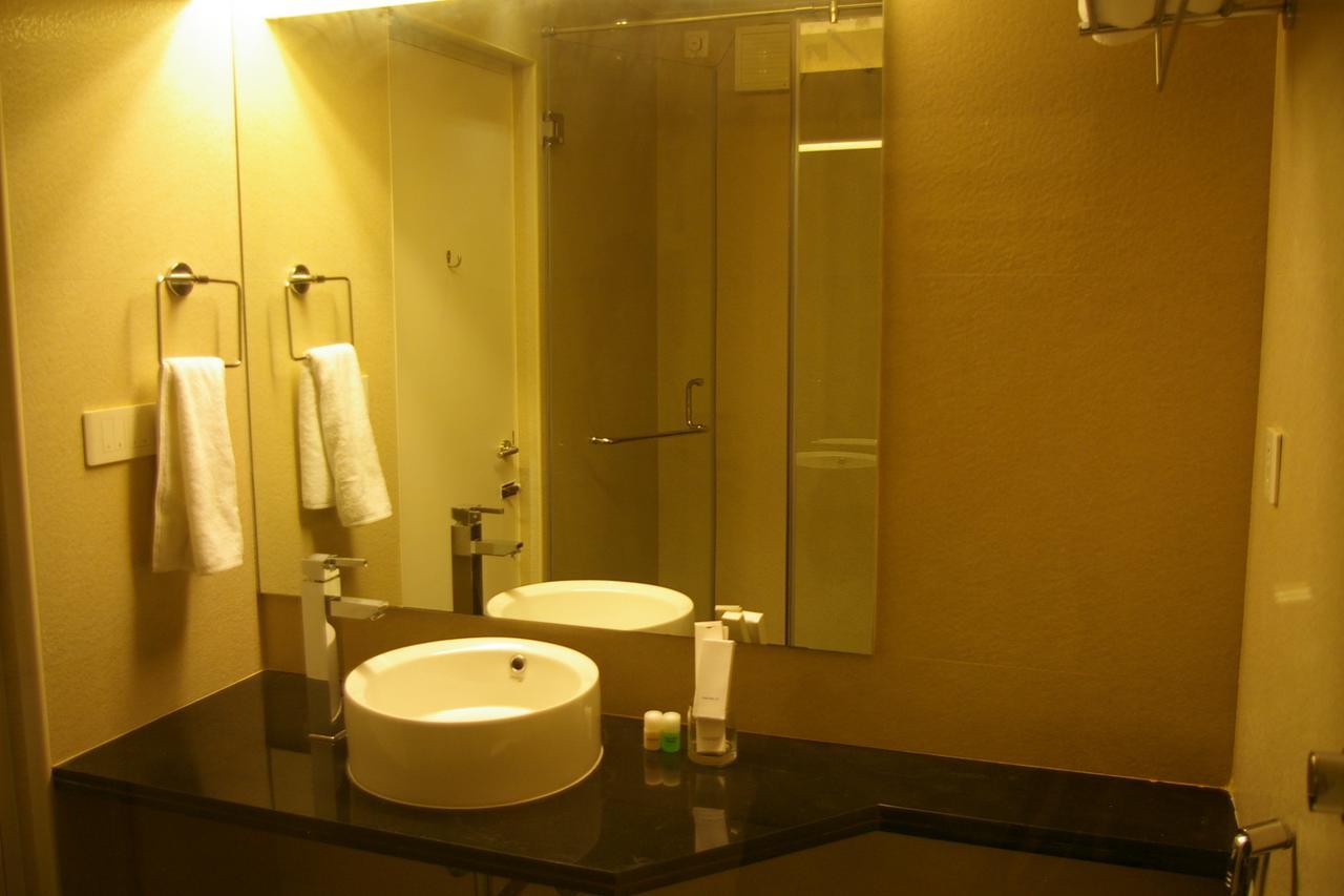 Roseline Suites Bangalore Extérieur photo