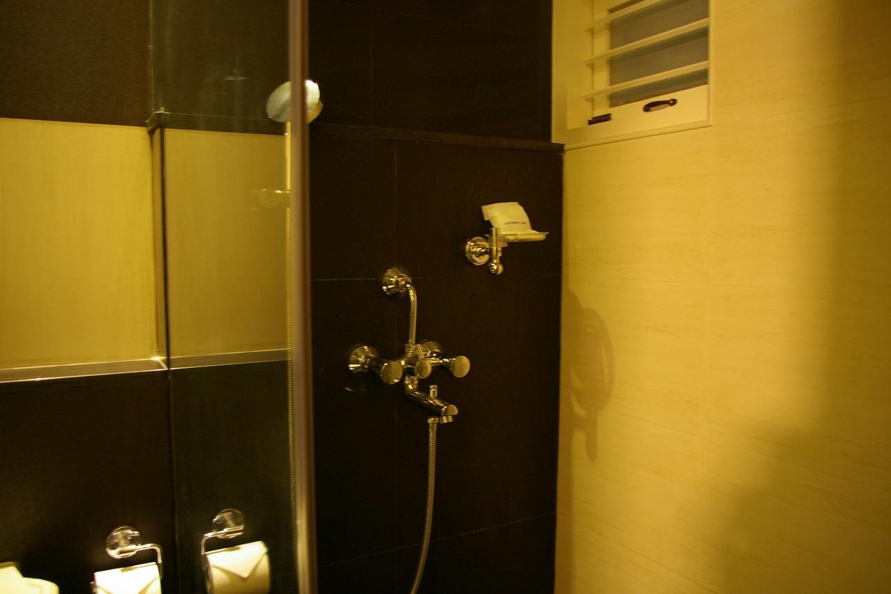 Roseline Suites Bangalore Extérieur photo