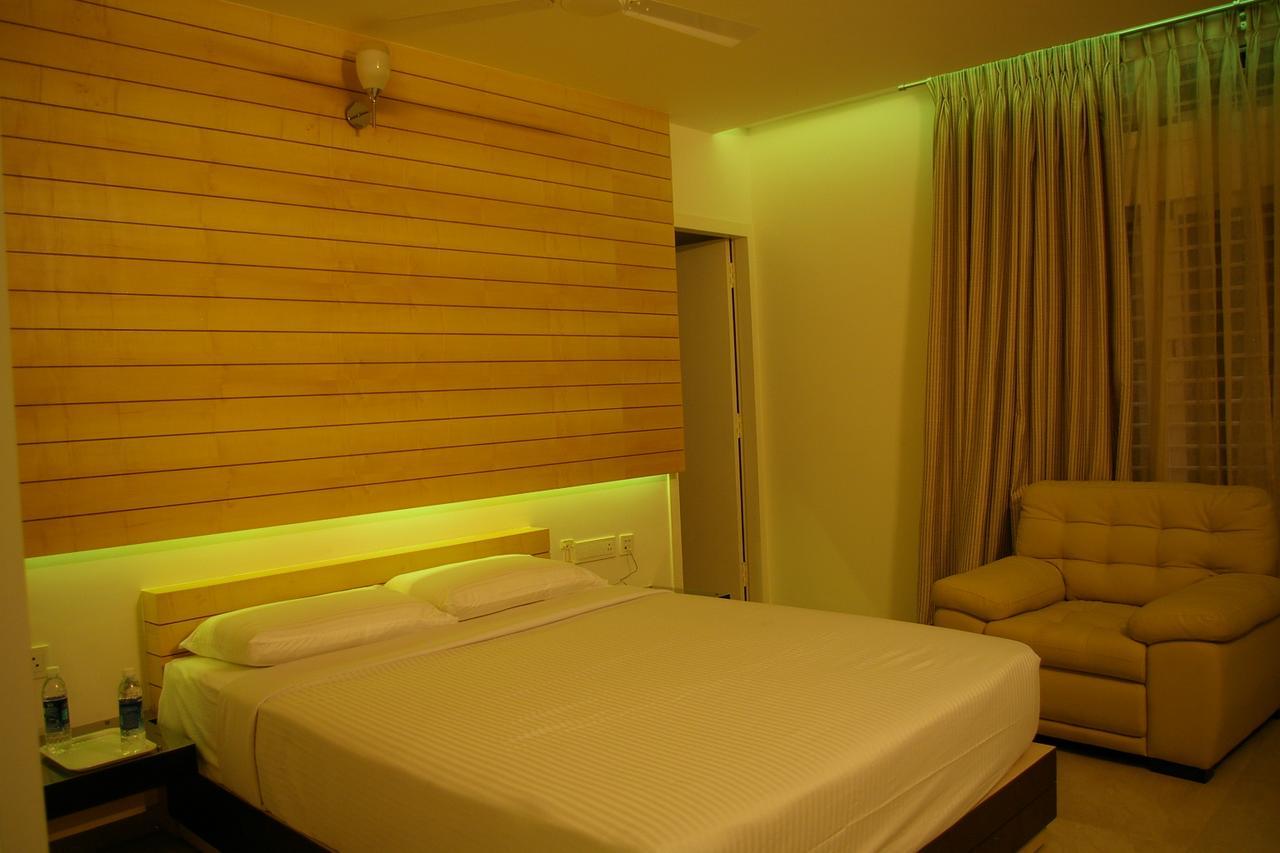 Roseline Suites Bangalore Extérieur photo